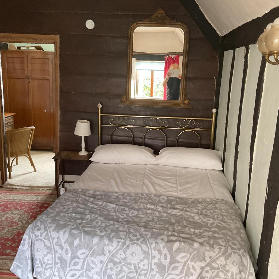 The Swan Inn Харуич Екстериор снимка