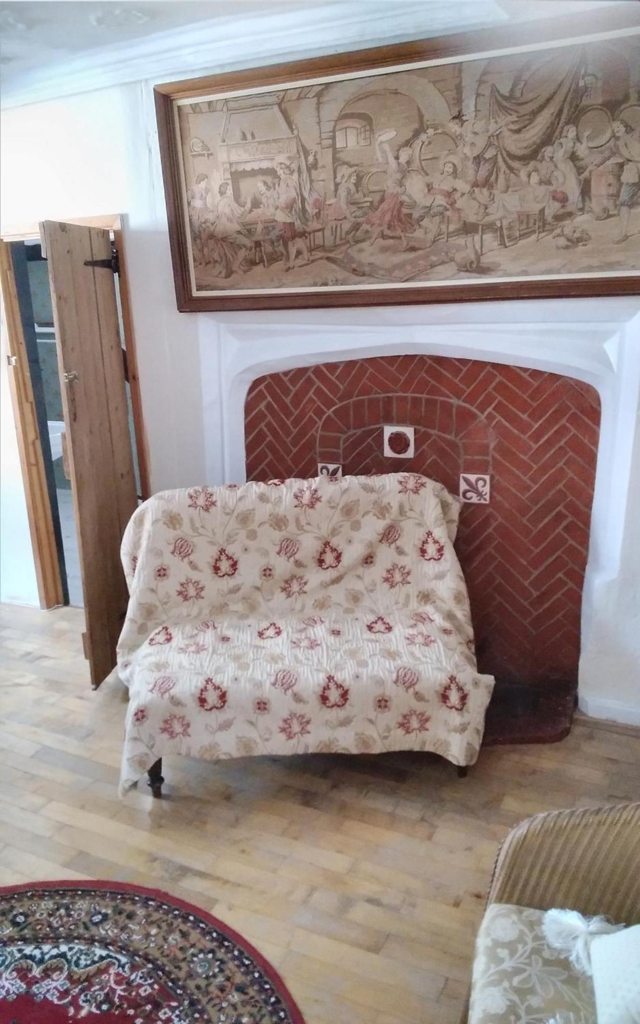 The Swan Inn Харуич Екстериор снимка